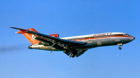 A Boeing 727-200 in flight.
